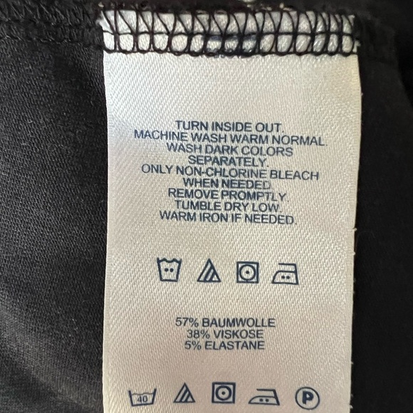 Lands' End Black and White V-Neck Sleeveless Midi Dress - Picture 6 of 6